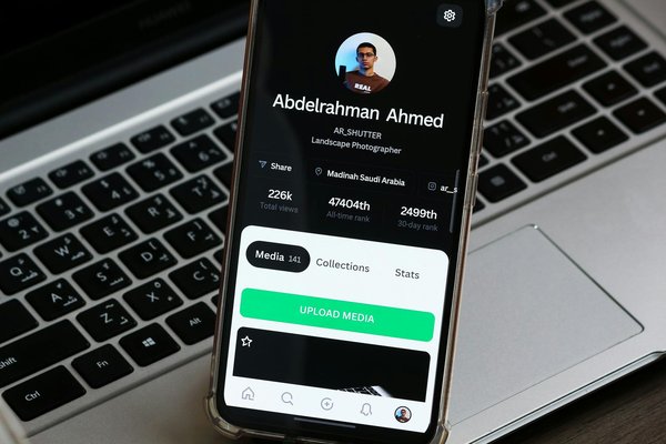 How do UK consumers benefit from AI in smartphones?